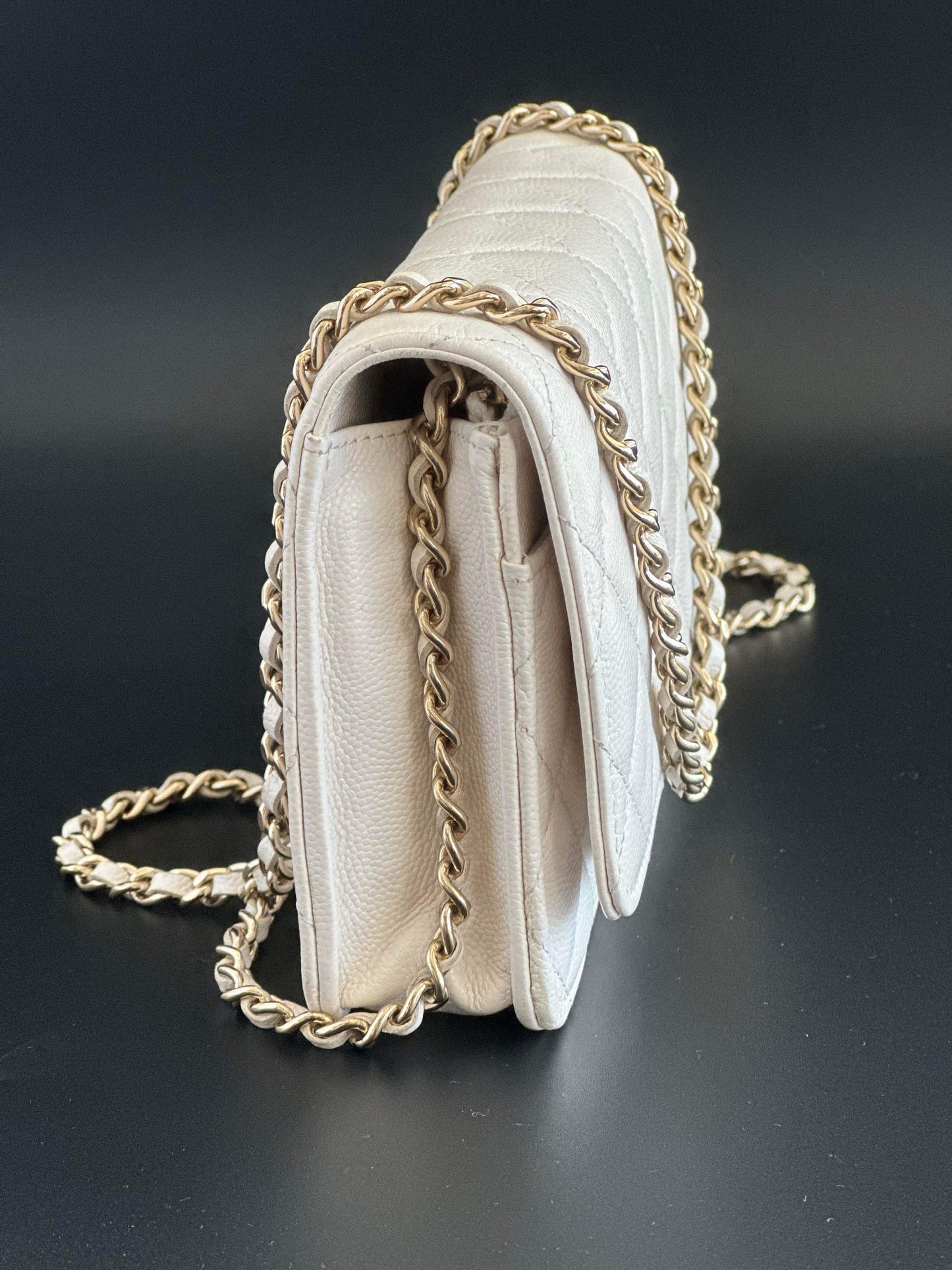 Preowned Chanel Wallet On Chain Caviar Leather GHW