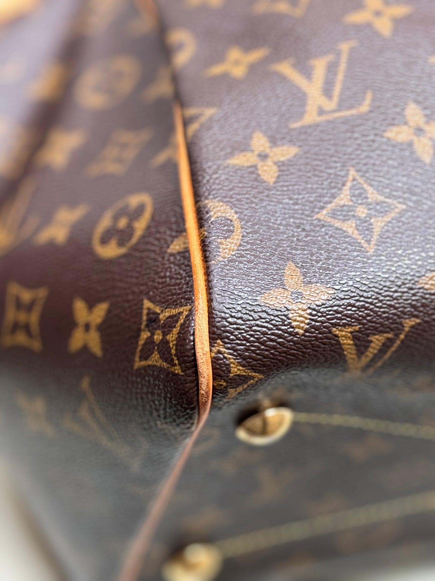 Preowned Louis Vuitton Tivoli Gm