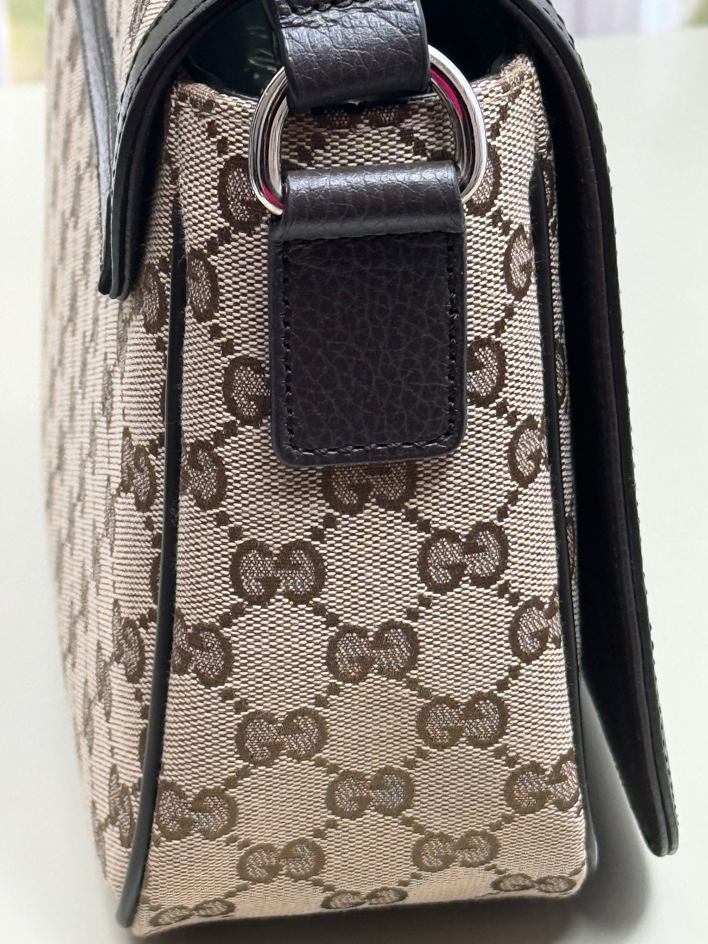 Preowned Gucci Messenger Bag