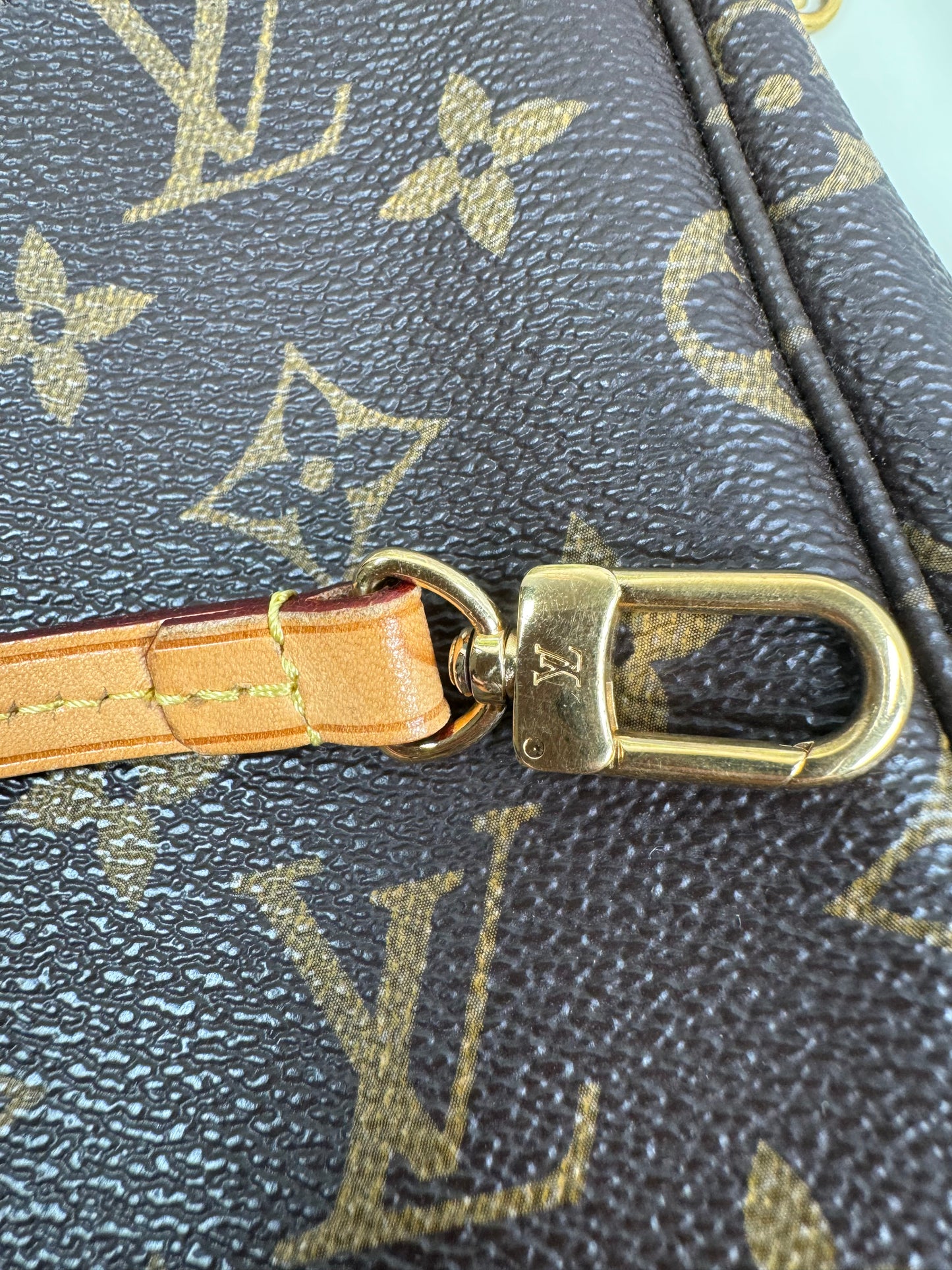 Preowned Louis Vuitton Favorite MM Size Monogram