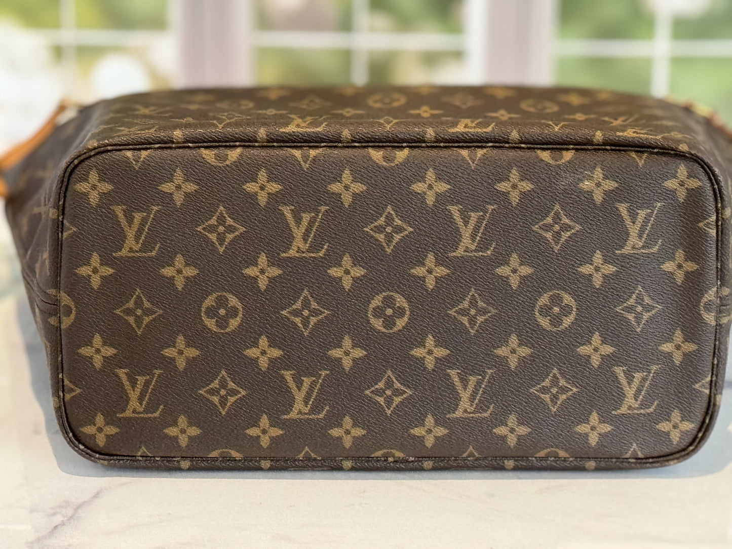 SF1174 Pre-Owned Louis Vuitton Neverful MM size