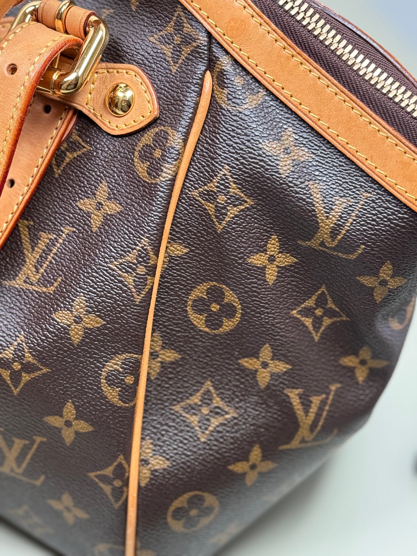 Preowned Louis Vuitton Tivoli Gm