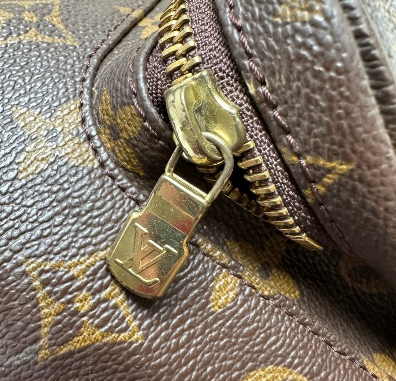 Pre-Owned Louis Vuitton Montsouris GM monogram