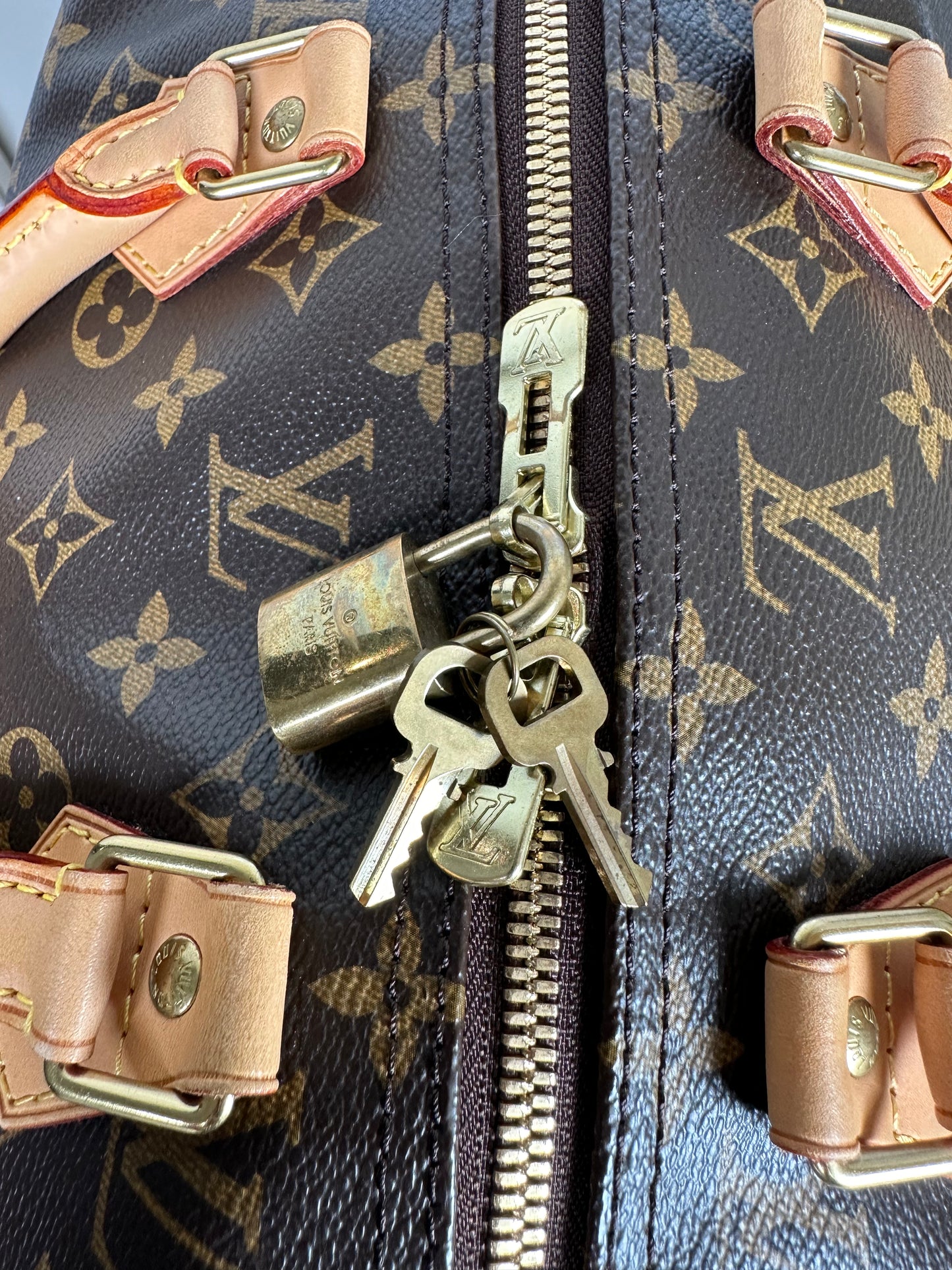 Pre-Owned Louis Vuitton Speedy 40 Monogram