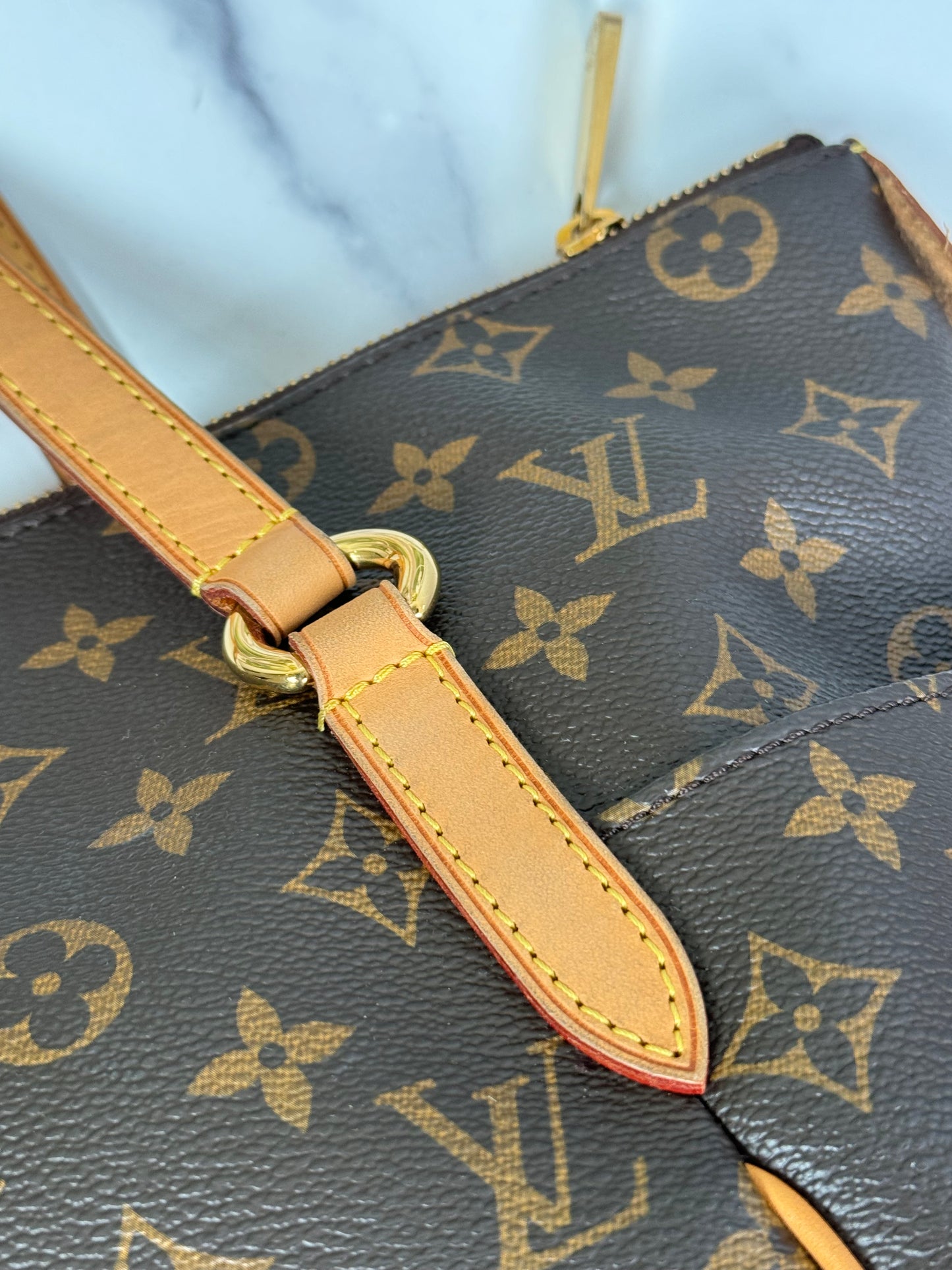 Preowned Louis Vuitton Totally Mm Size Monog