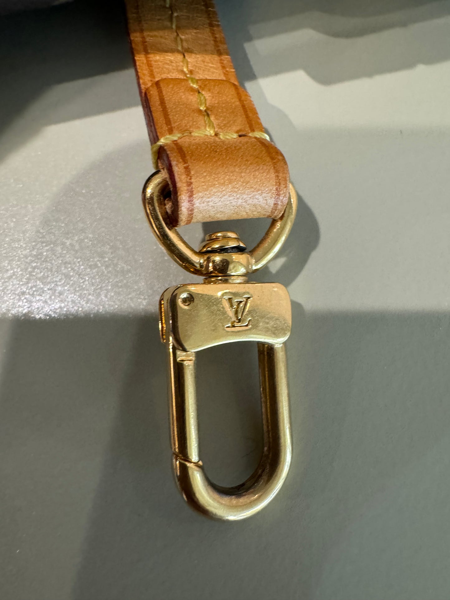 Preowned Louis Vuitton Favorite Monogram MM size