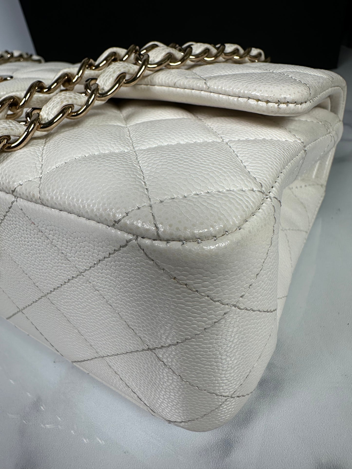 Pre-Owned Chanel Classic Double Flap Ivory LGHW Series 29