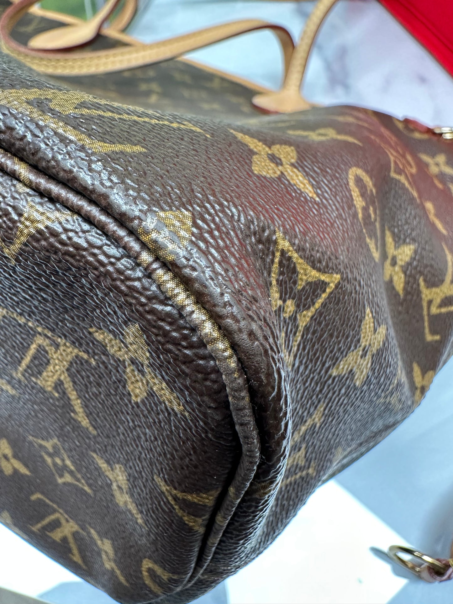 Preowned Louis Vuitton Neverful MM size