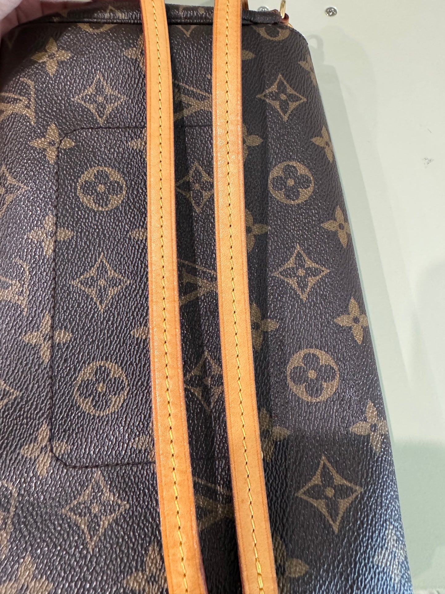 Preowned Louis Vuitton Favorite MM size Monogram