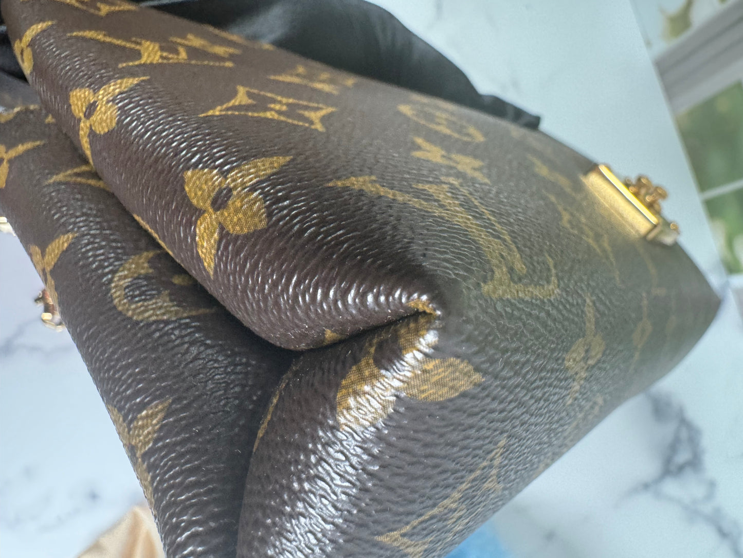 Preowned Louis Vuitton Pallas Chain Bag