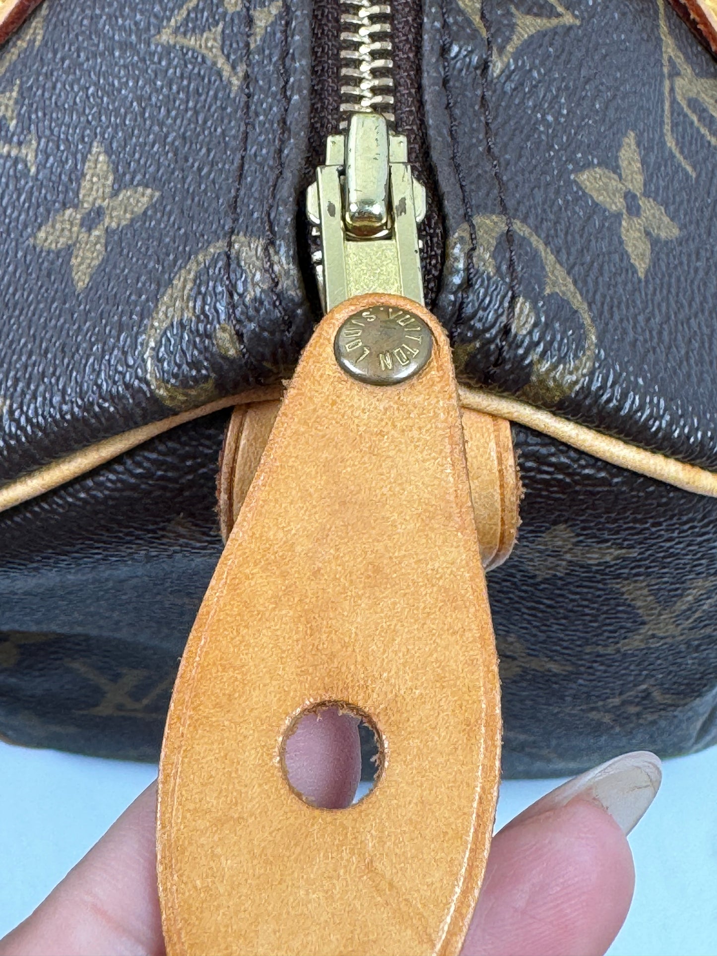 Preowned Louis Vuitton Speedy 25