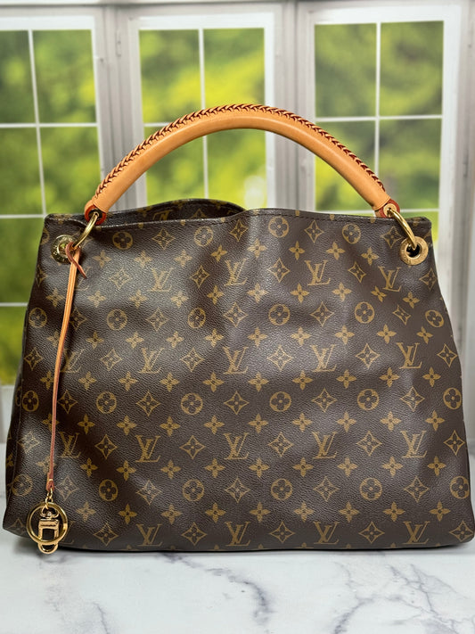 Preowned Louis Viitton Artsy MM size monogram