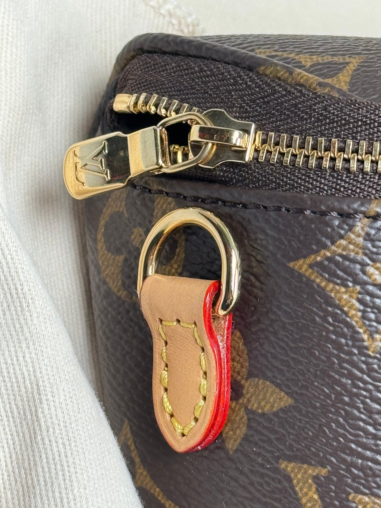 Preowned Louis Vuitton Fanny Pack