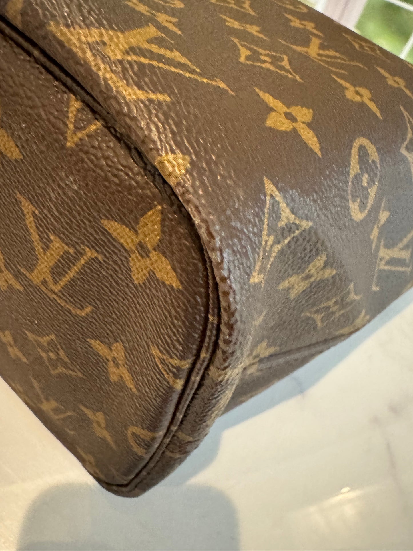 SF1174 Pre-Owned Louis Vuitton Neverful MM size