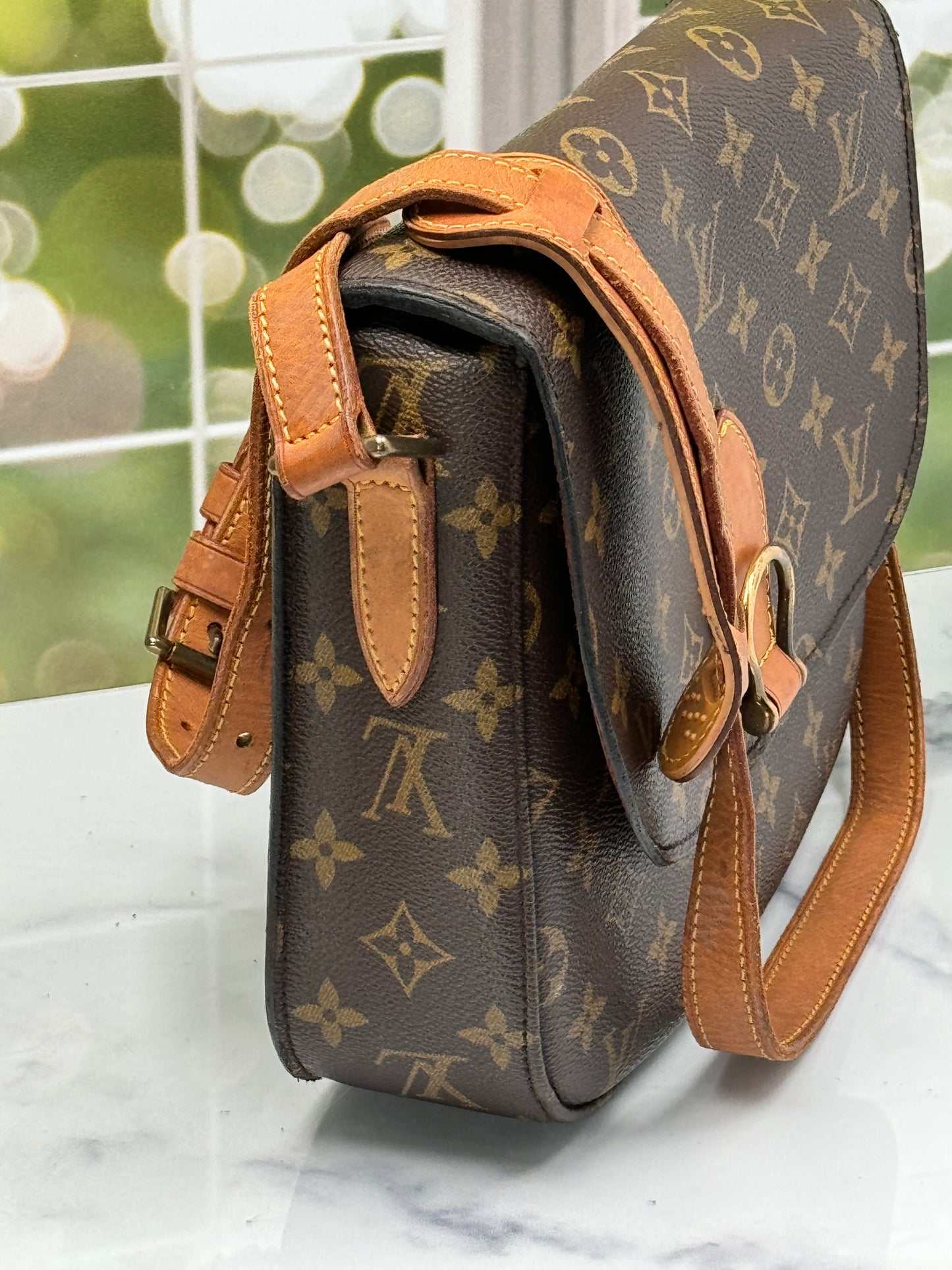 9001 V.I. Preowned Louis Vuitton St Cloud Mm size