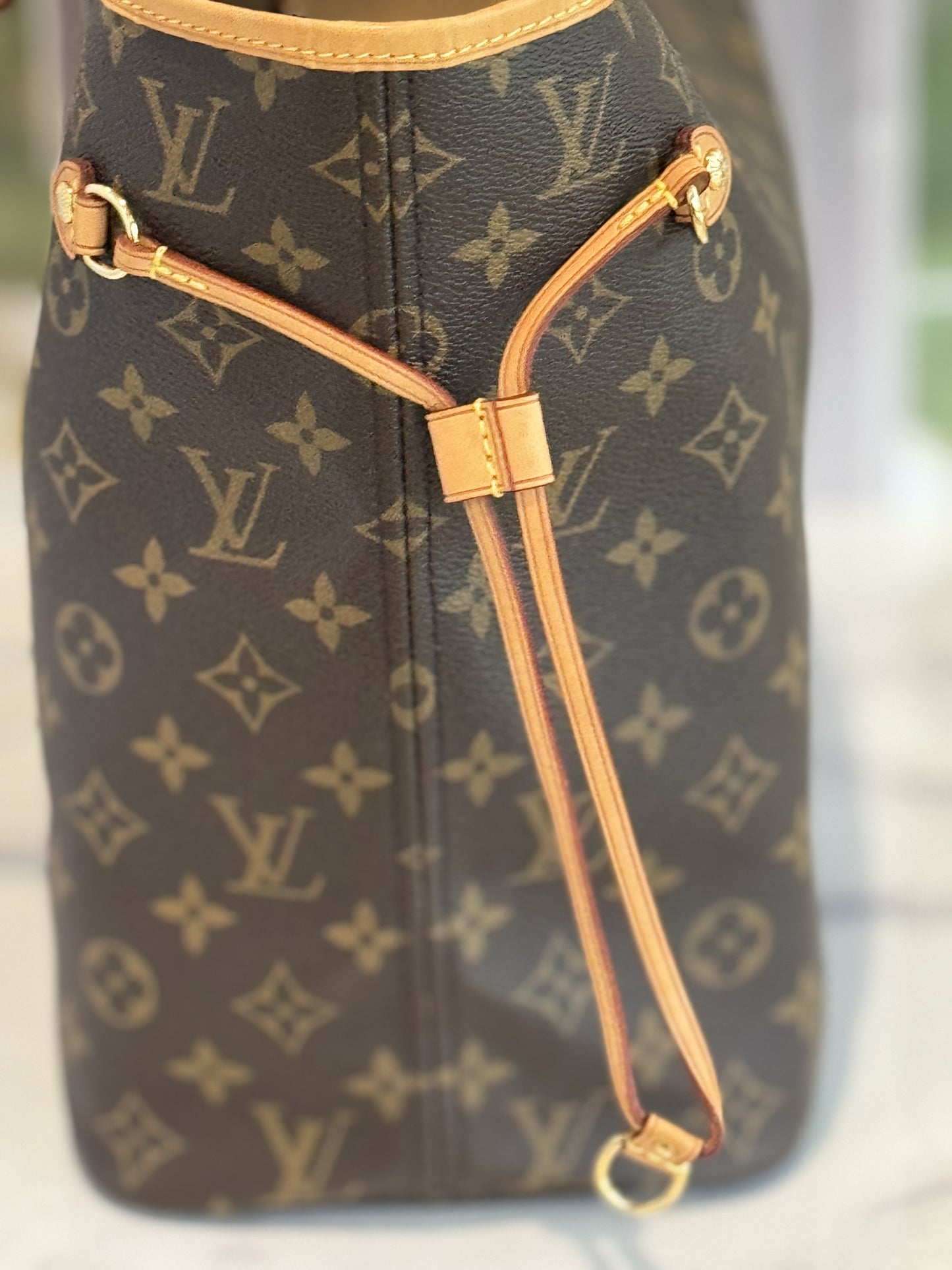 SF1174 Pre-Owned Louis Vuitton Neverful MM size