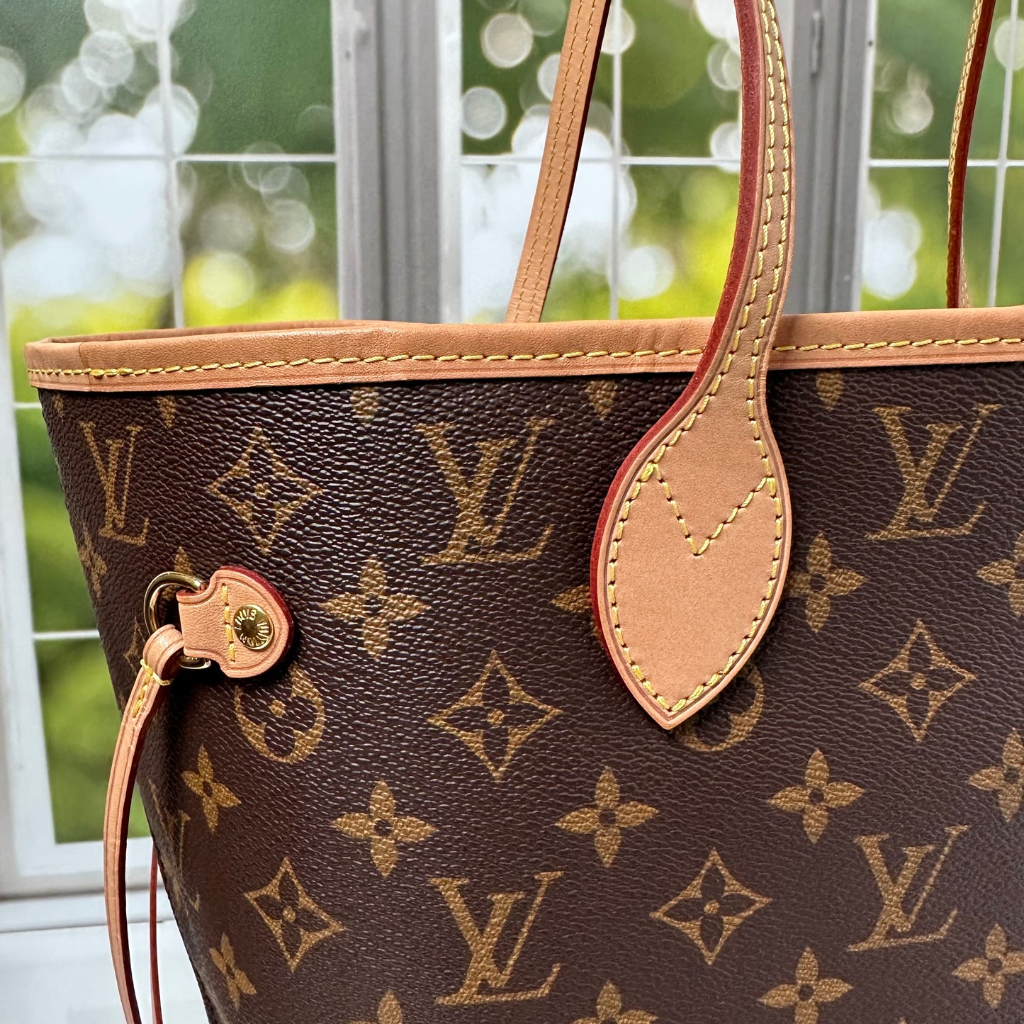 Preowned Louis Vuitton Neverful MM size Monogram