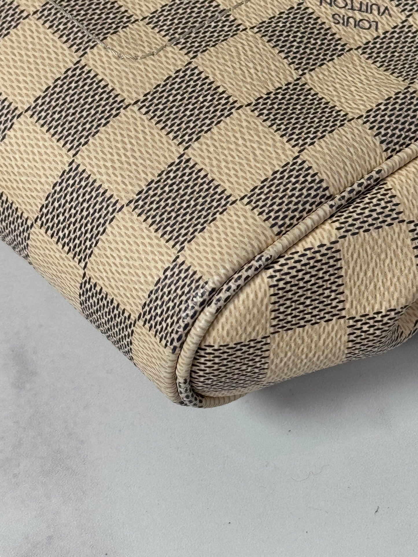 Preowned Louis Vuitton Favorite Damier Azur MM size