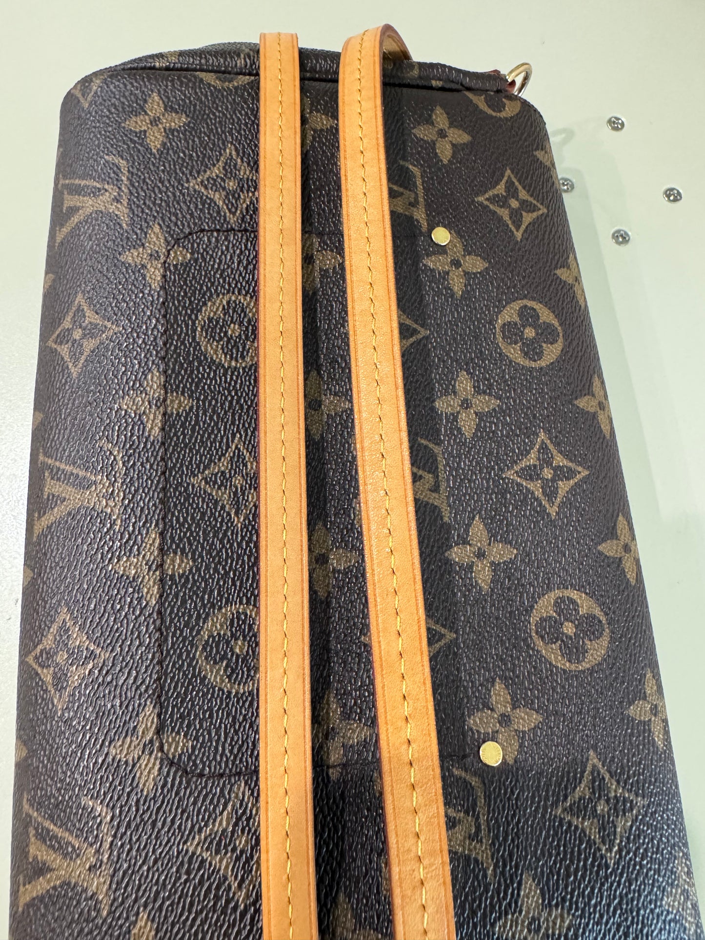 Preowned Louis Vuitton Favorite MM size Monogram