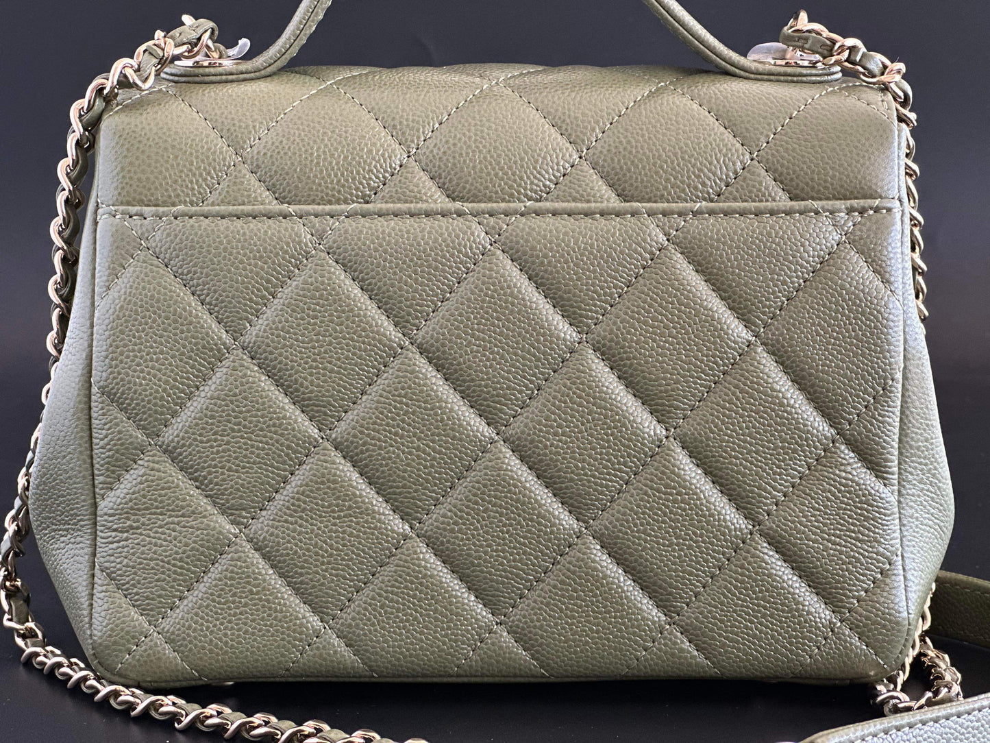 Pre-Owned EUC Chanel Business Affinity Olive green