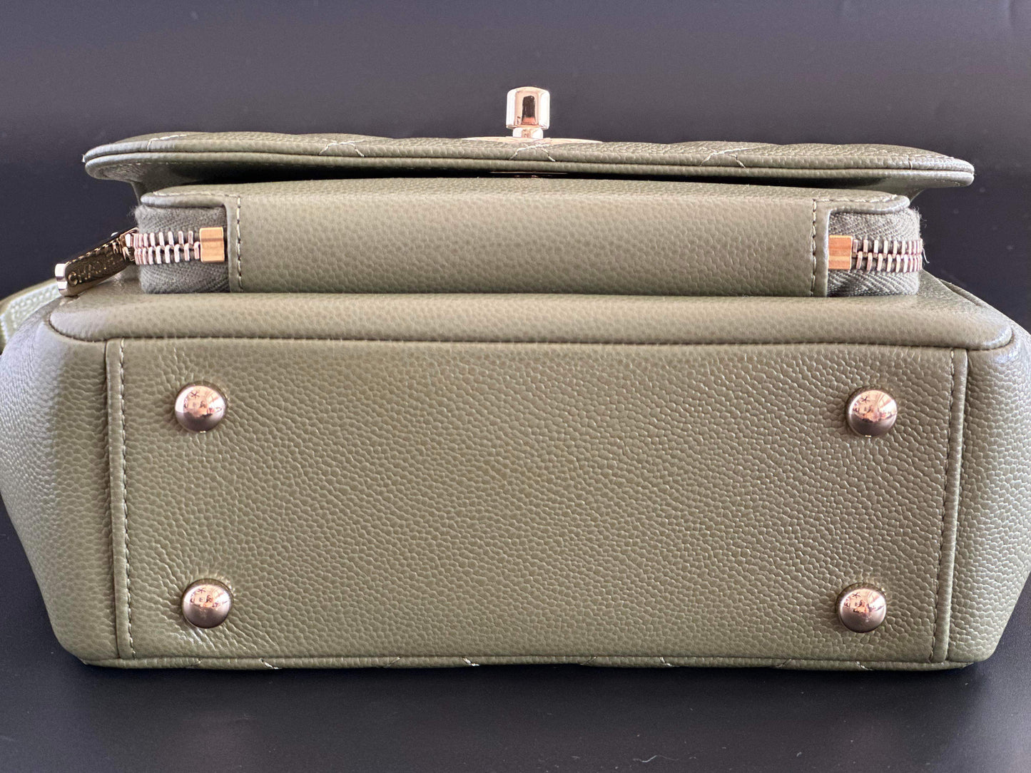 Pre-Owned EUC Chanel Business Affinity Olive green