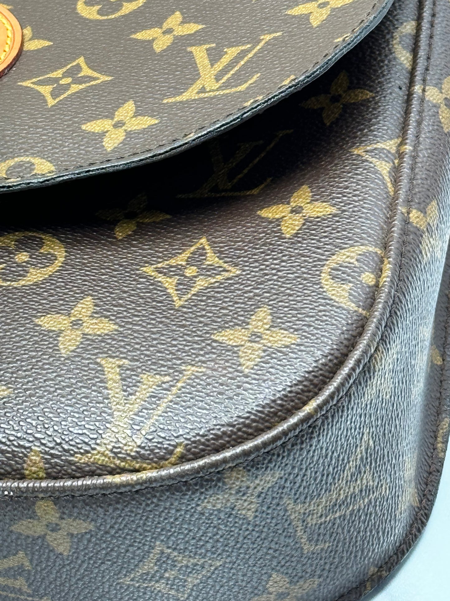 9001 V.I. Preowned Louis Vuitton St Cloud Mm size