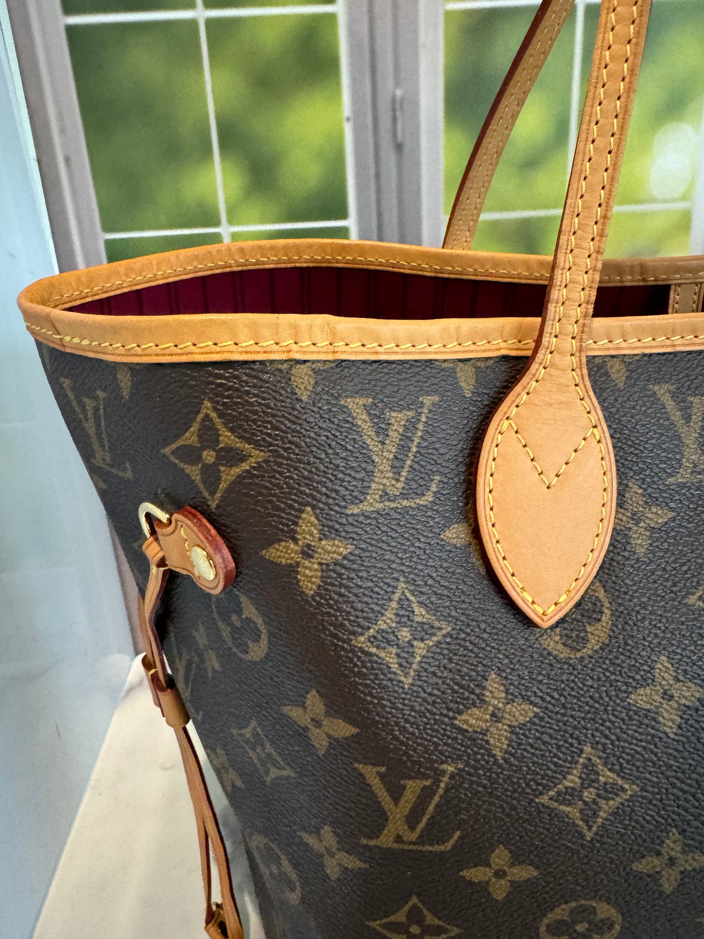 SF1174 Pre-Owned Louis Vuitton Neverful MM size