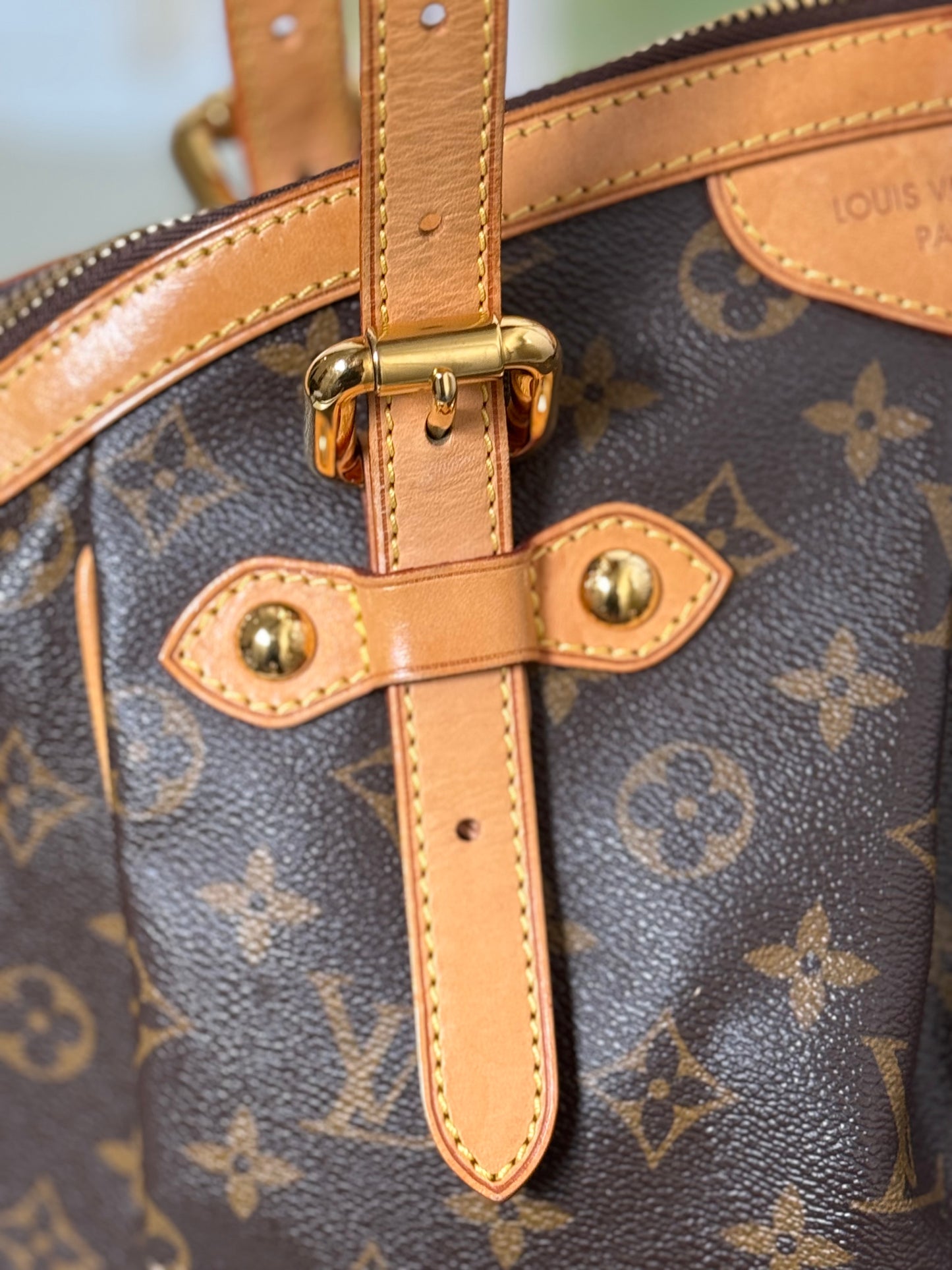 Preowned Louis Vuitton Tivoli Gm