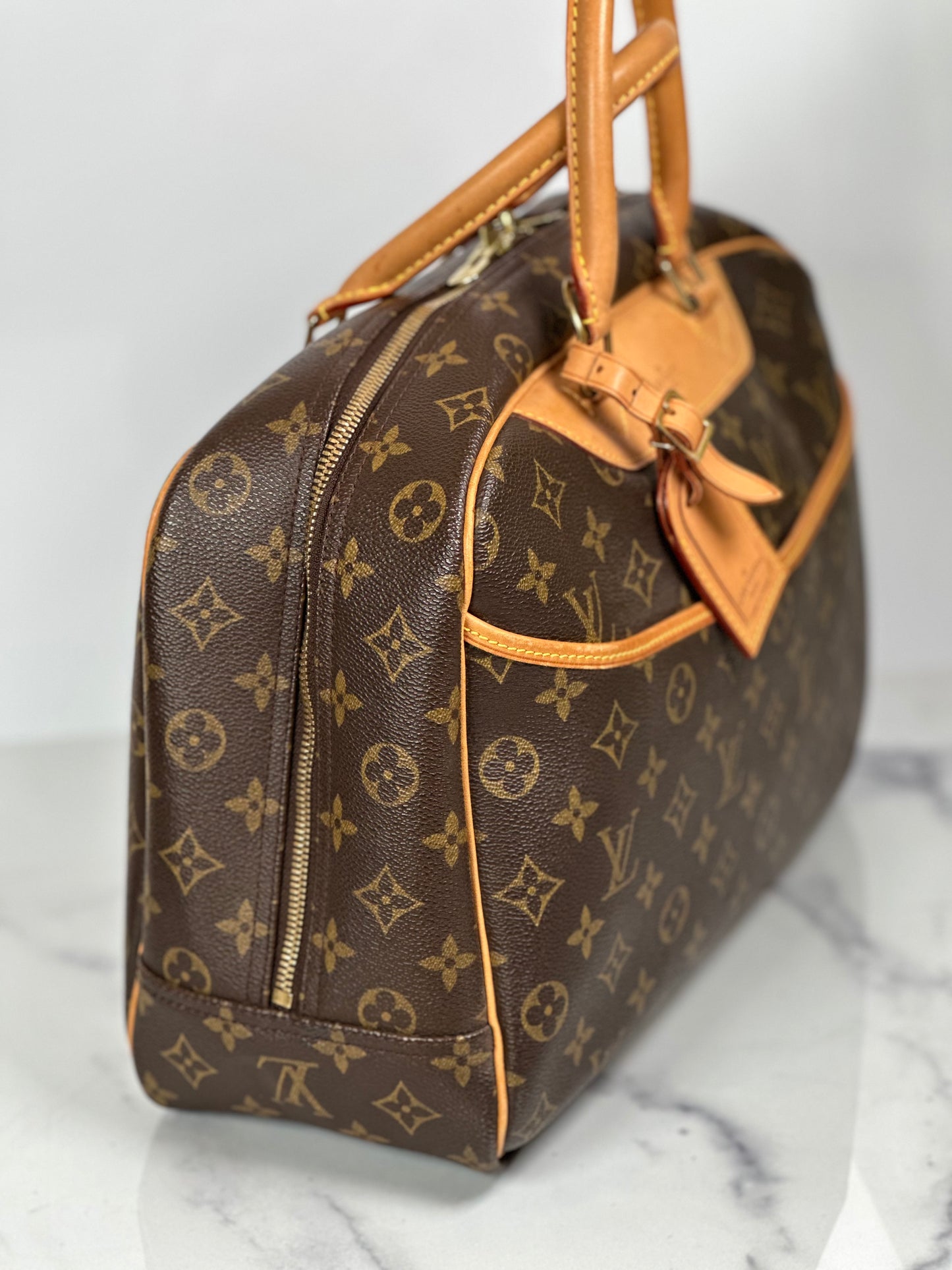 Pre-Owned Louis Vuitton Deauville MB0033