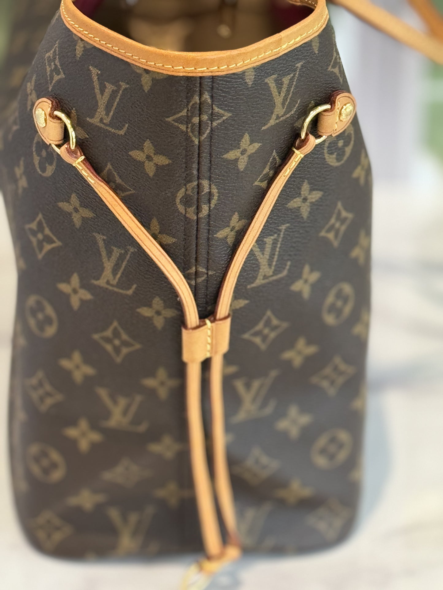 SF1174 Pre-Owned Louis Vuitton Neverful MM size