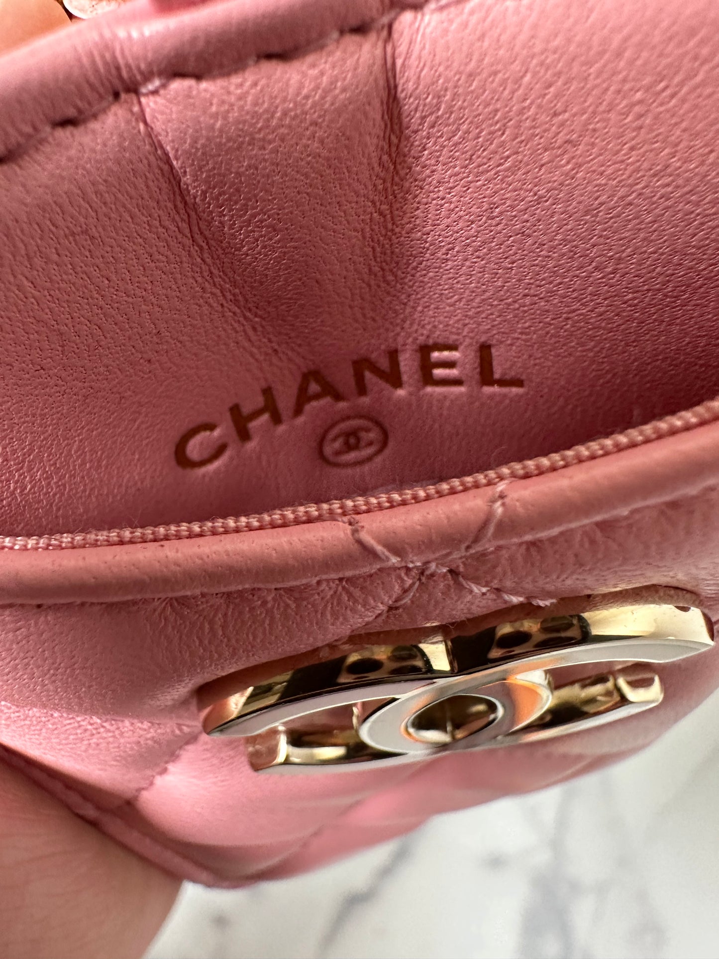 Preowned Chanel ID holder 31444645