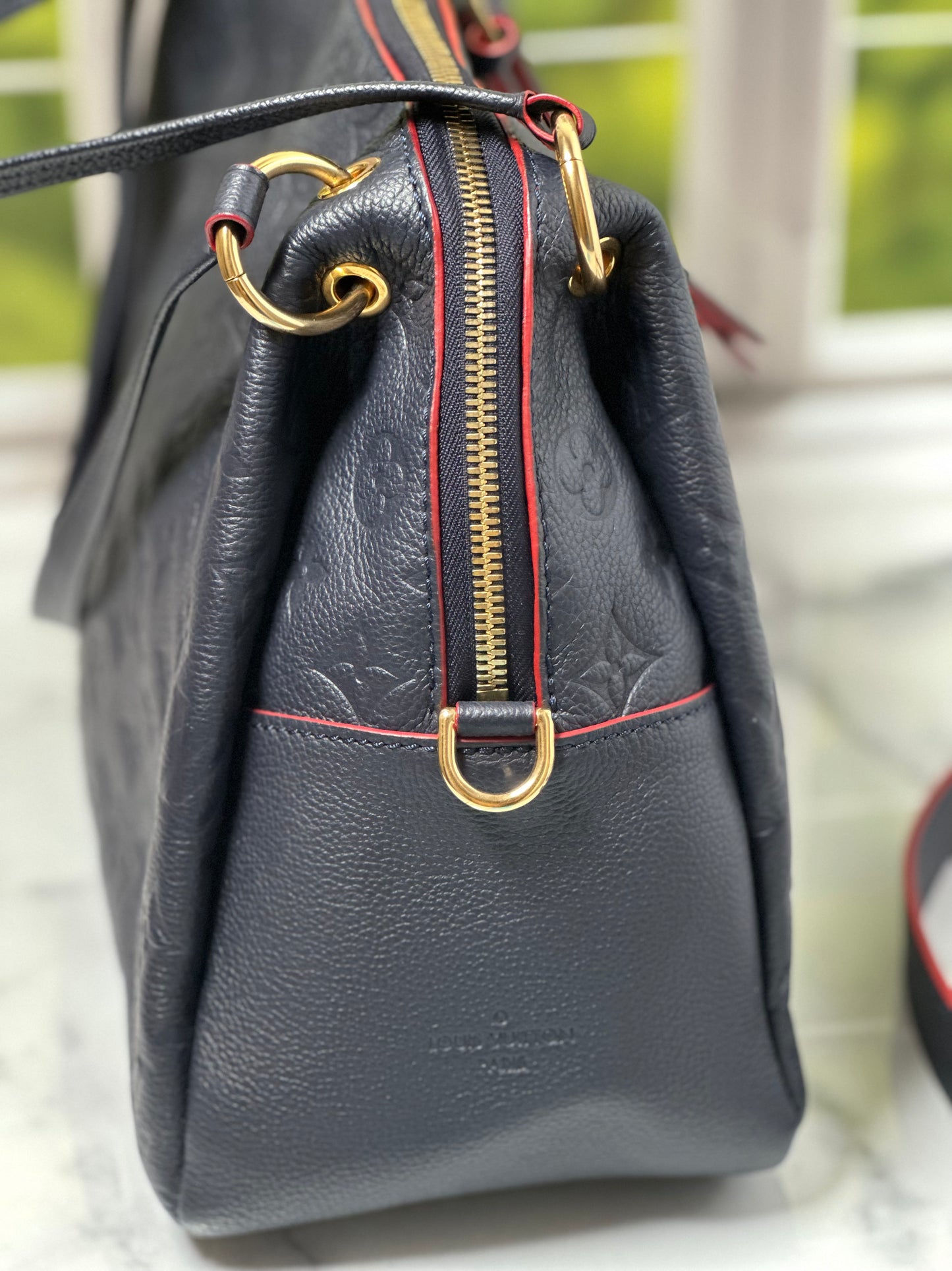 Preowned Louis Vuitton Ponthieu Marine Rouge