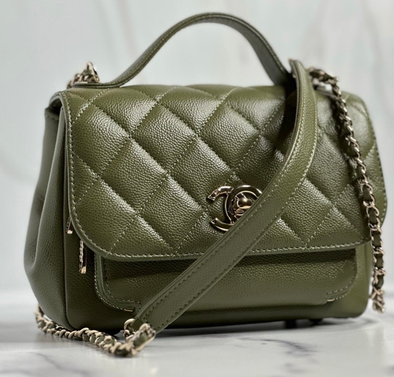 Pre-Owned EUC Chanel Business Affinity Olive green