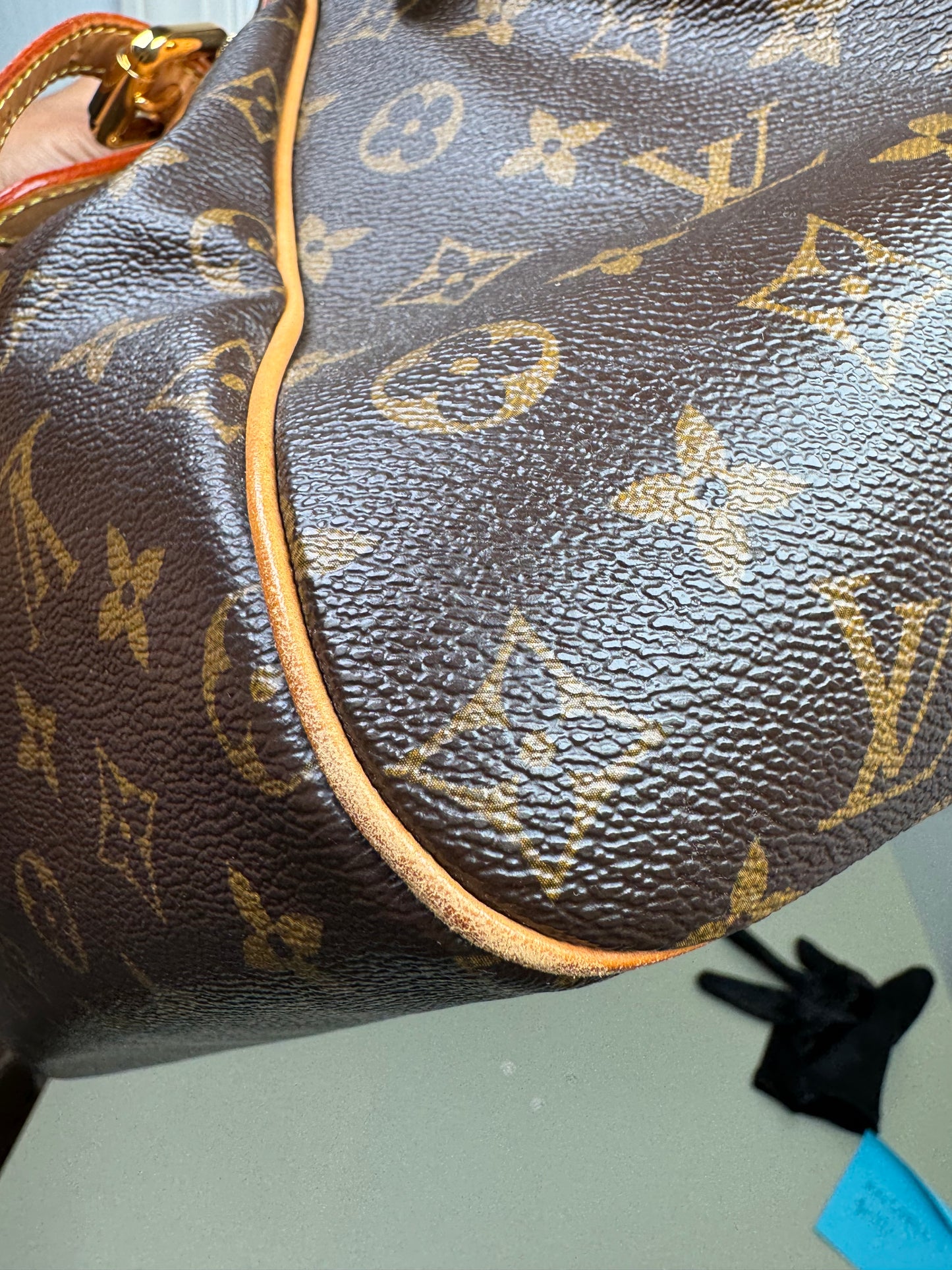 Preowned Louis Vuitton Tivoli Gm