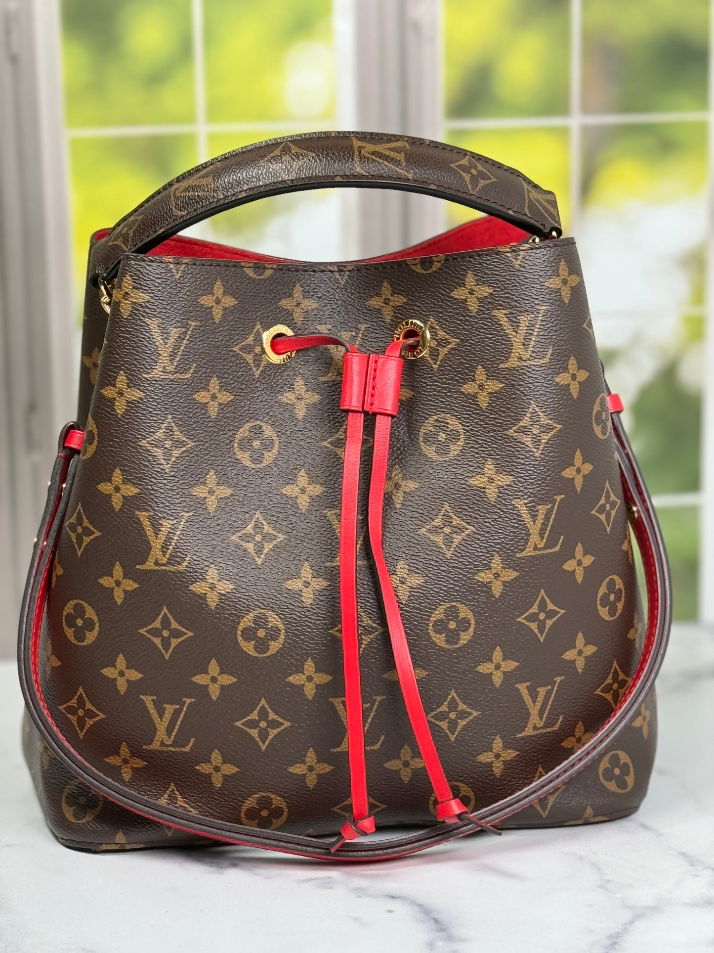 Preowned Louis Vuitton Neonoe monogram