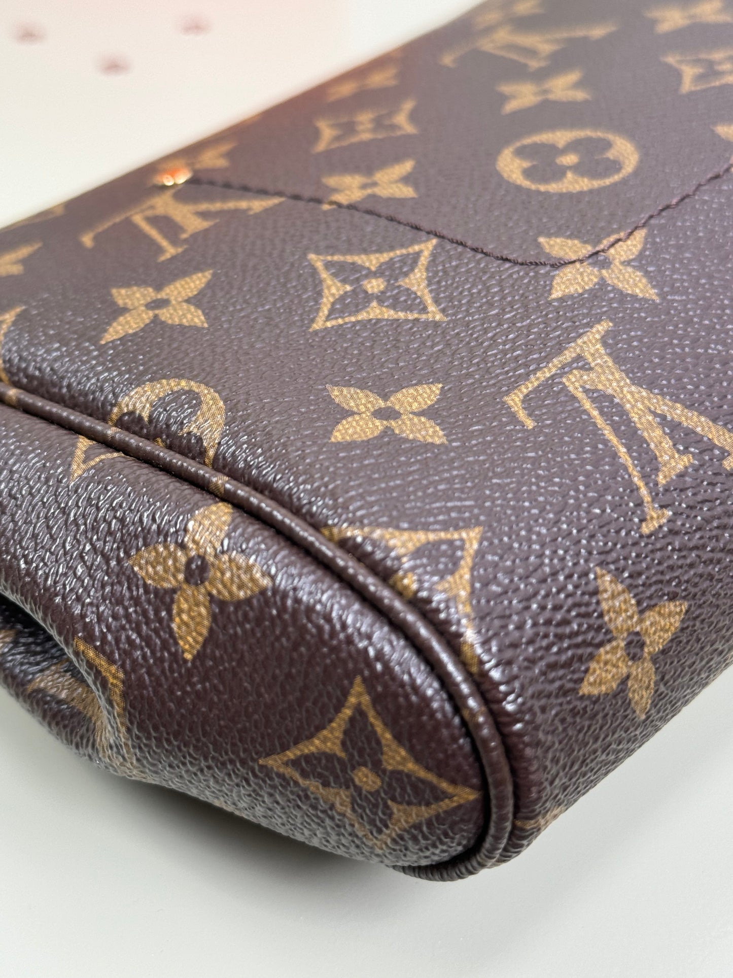 Preowned Louis Vuitton Favorite MM Size Monogram