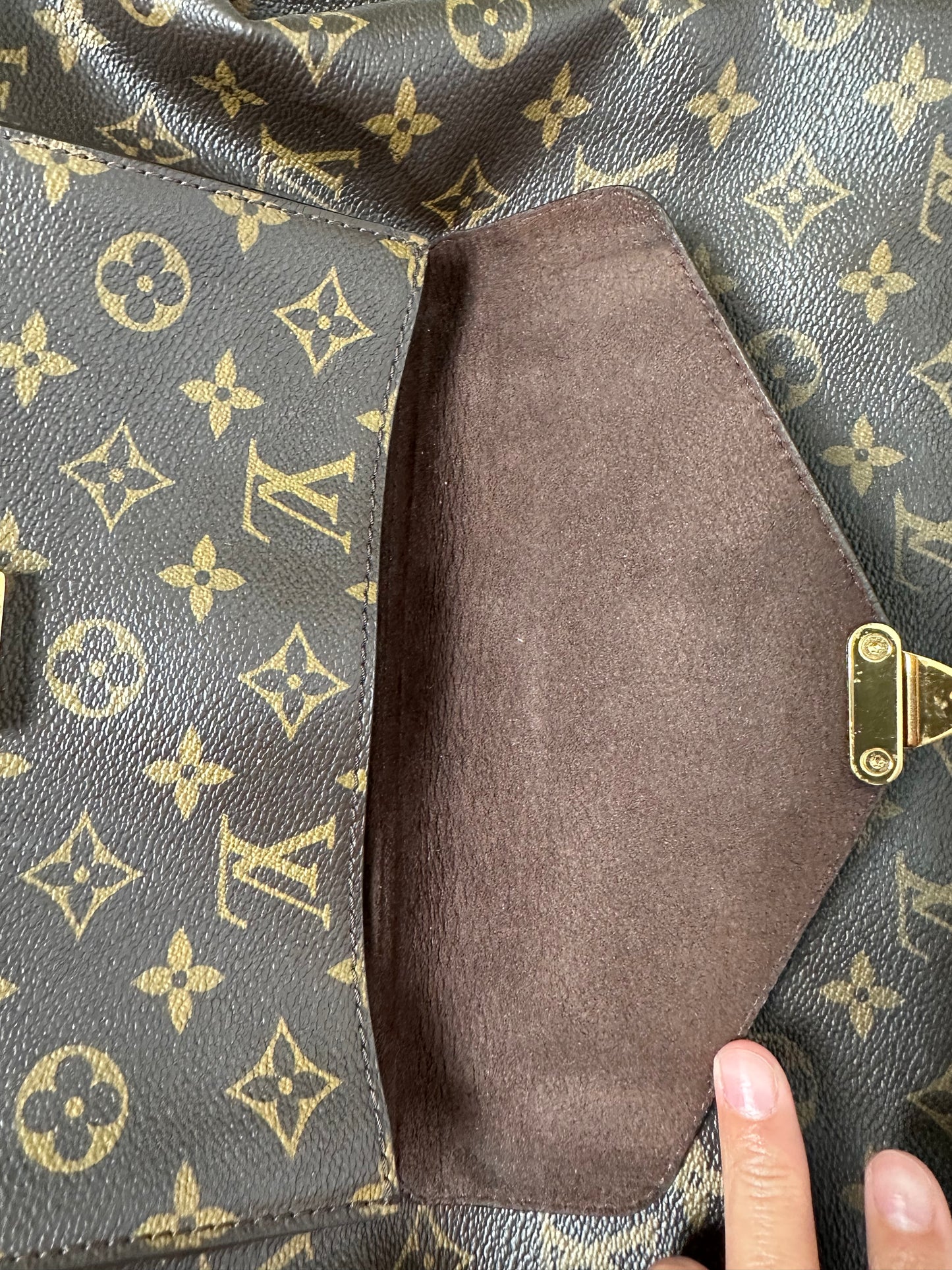 Preowned Louis Vuitton Metis Hobo Monogram