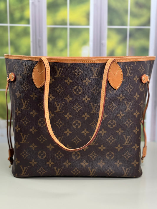 Preowned Louis Vuitton Neverful Mm size