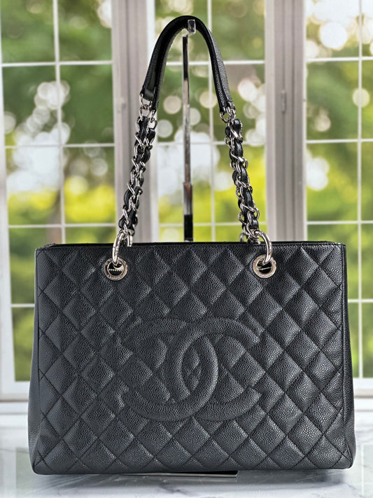 Preowned Chanel GST SHW