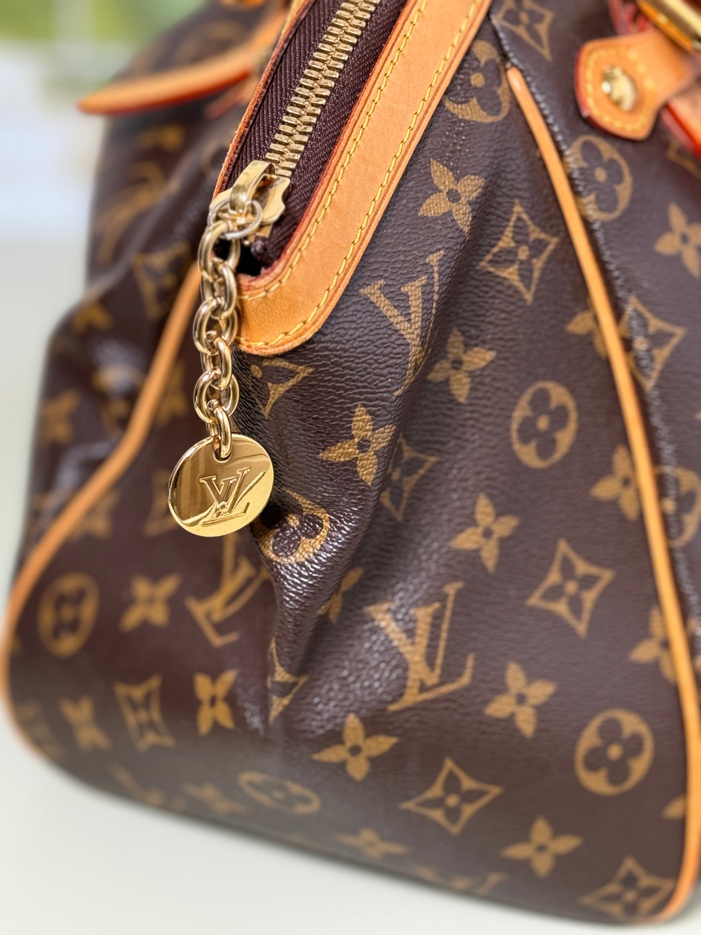 Preowned Louis Vuitton Tivoli Gm