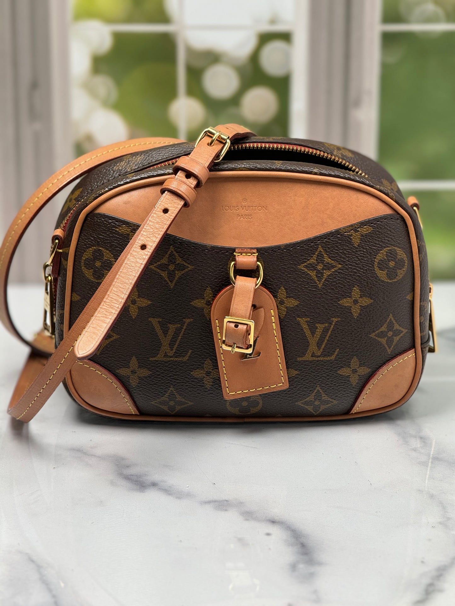 Preowned Louis Vuitton Deauville Mini