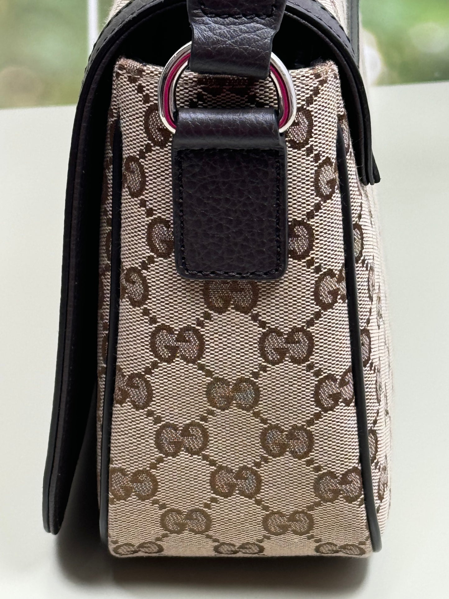 Preowned Gucci Messenger Bag