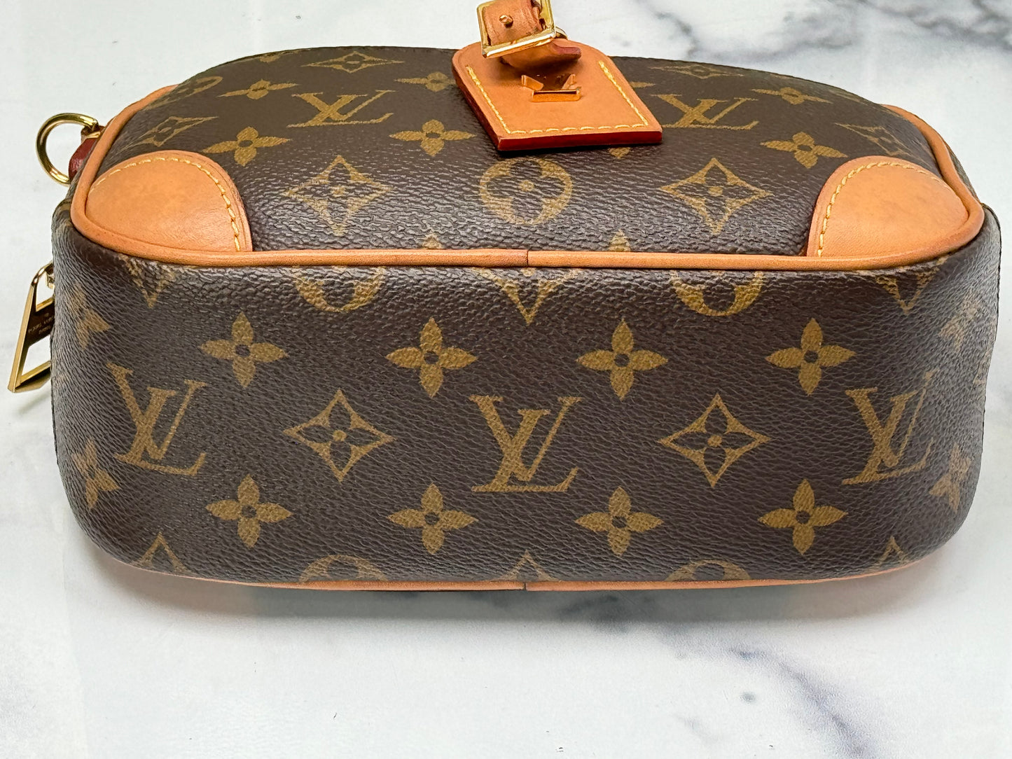 Preowned Louis Vuitton Deauville Mini