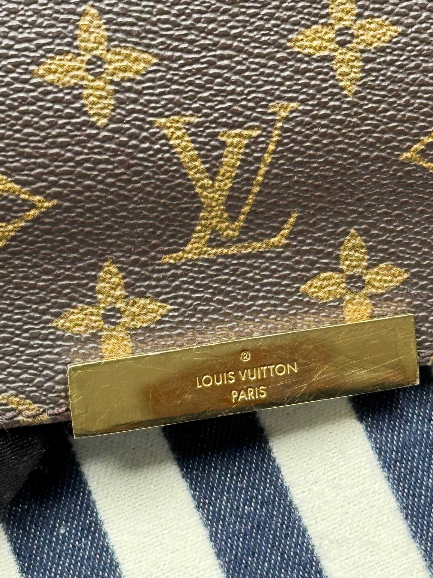 FL0148 Preowned Louis Vuitton Favorite Mm size Monogram