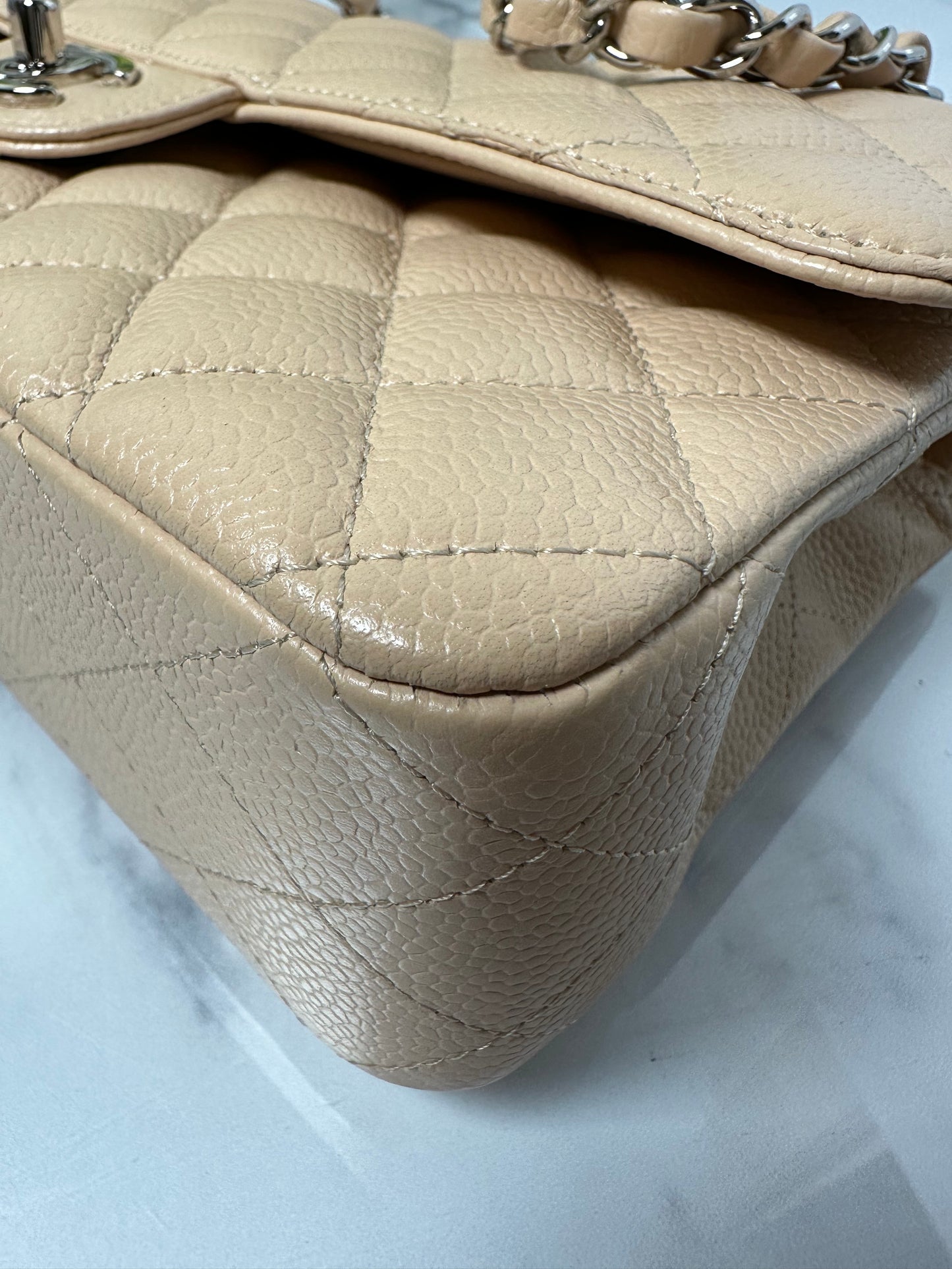 Preowned Circa 2017 00V/Virevoltant Post-Millennial (Gen-Z Series/Revolving Color-Style) SC-A01112 CHANEL 11.12 Medium M/L Timeless Classic Quilted Double Flap Beige Clair Grained/Embossed Calfskin( Pebbled Caviar) 80% Sheepskin 20% Calfskin Lining MW/Met