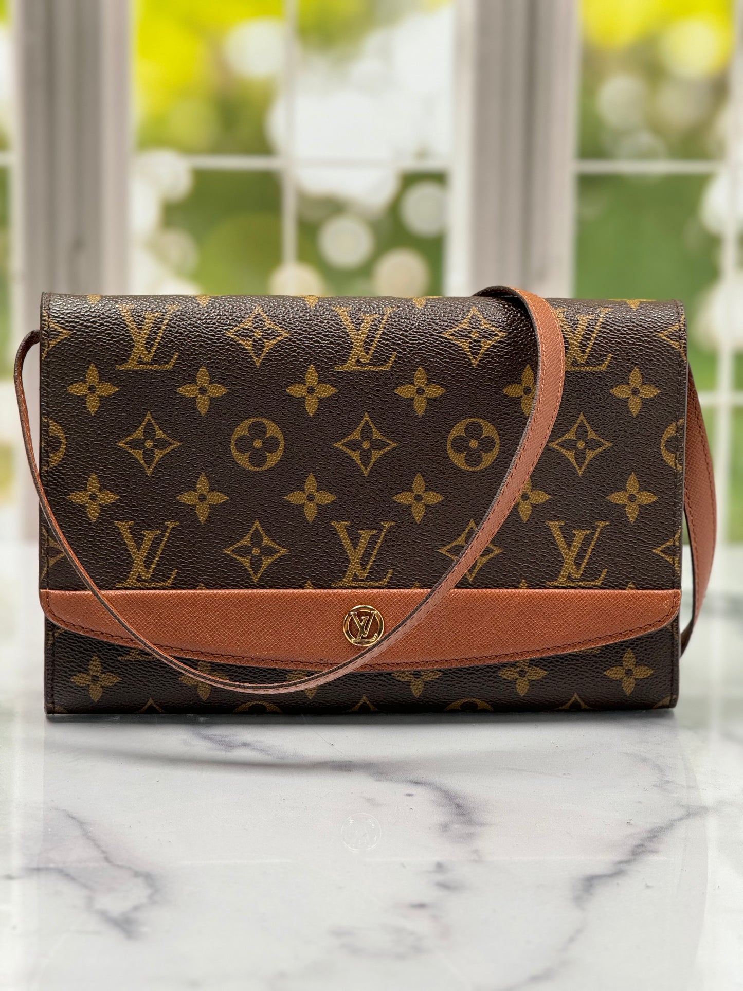 Preowned Louis Vuitton Bordeaux Crossbody bag