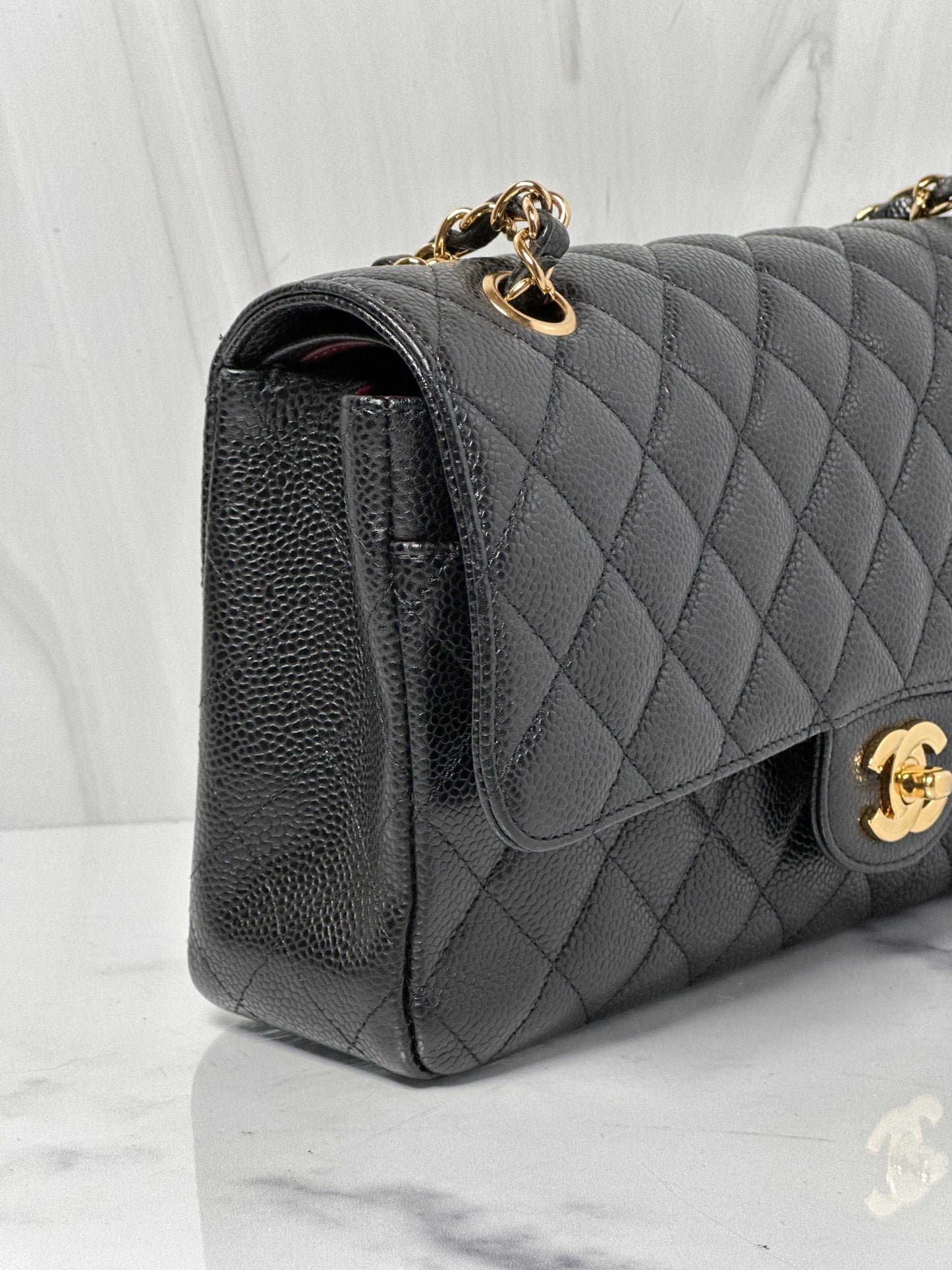 Pre-Owned Chanel Double Flap quilted GHW Caviar Leather