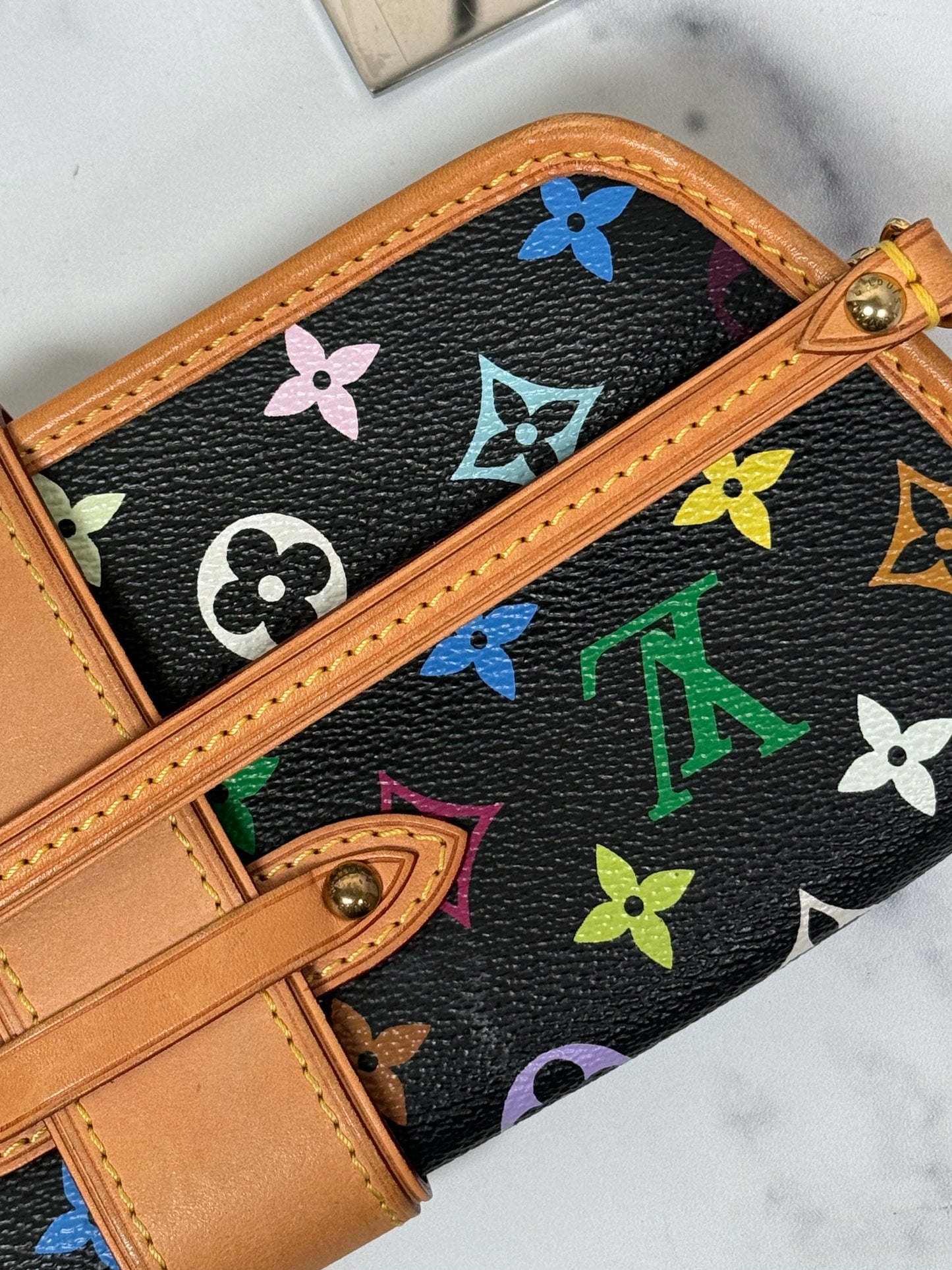 Preowned Louis Vuitton Shirley Multicolor Noir