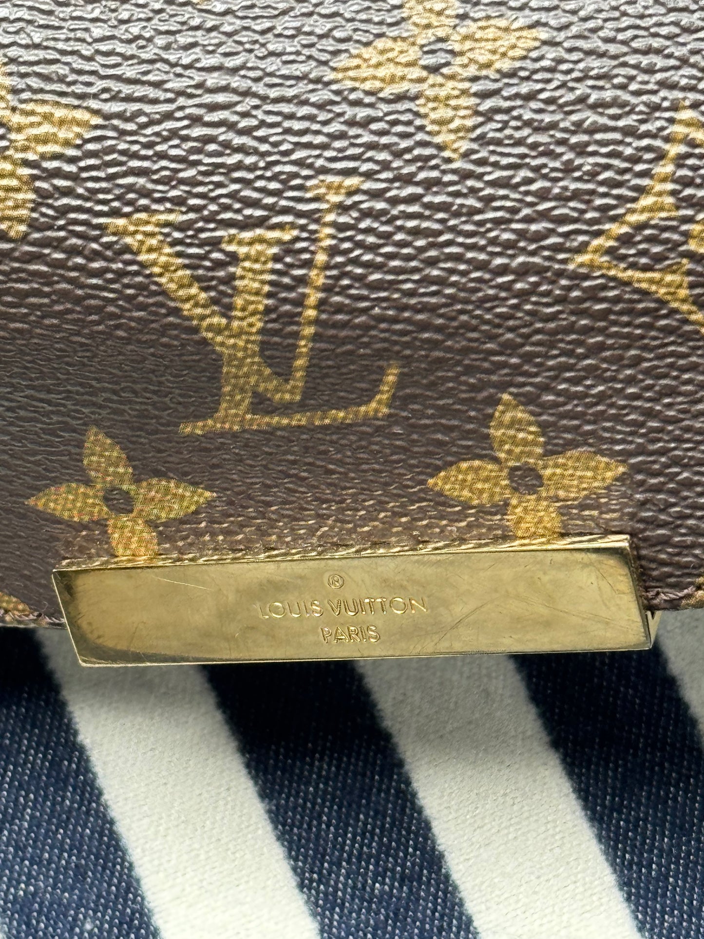 FL0148 Preowned Louis Vuitton Favorite Mm size Monogram