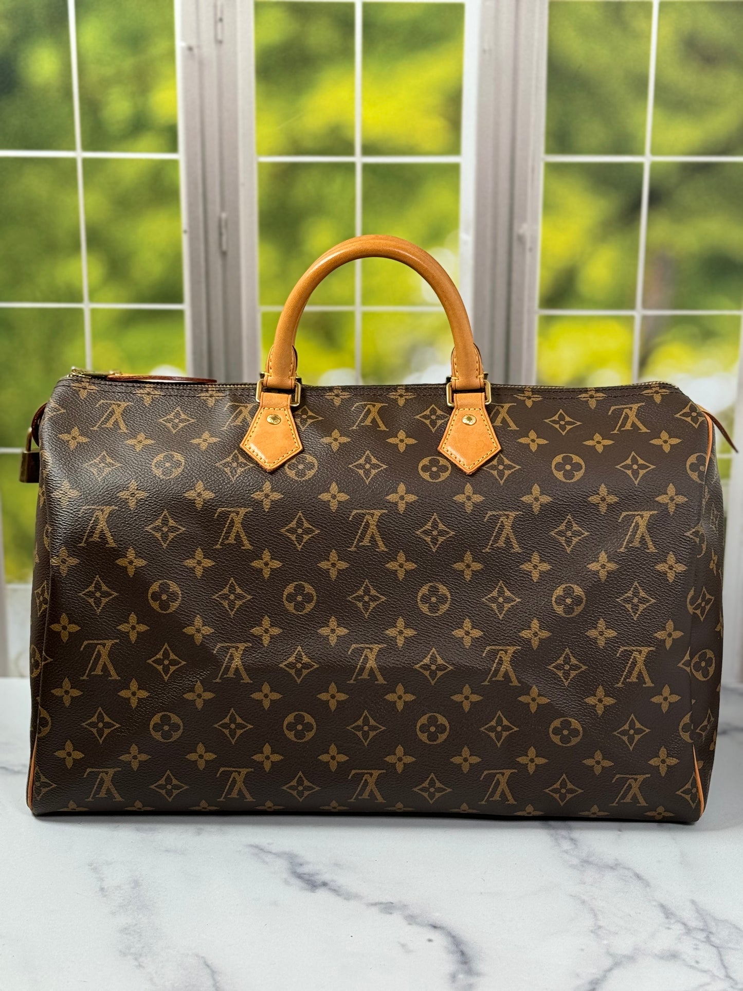 Preowned Louis Vuitton speedy 40